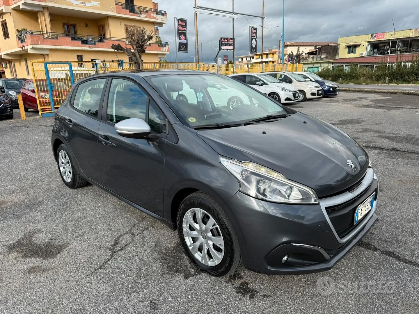 Peugeot 208 2015 photo 3