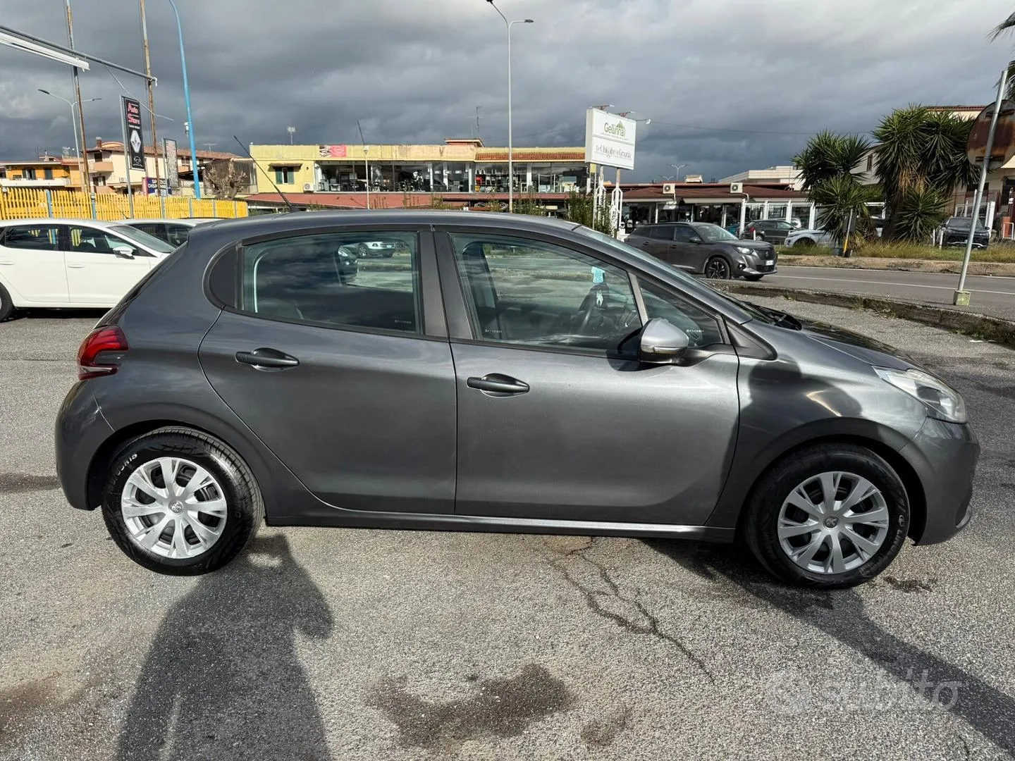 Peugeot 208 2015 photo 4