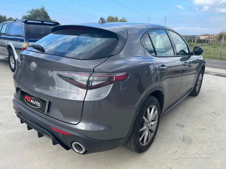 Alfa Romeo Stelvio 2019 photo 4