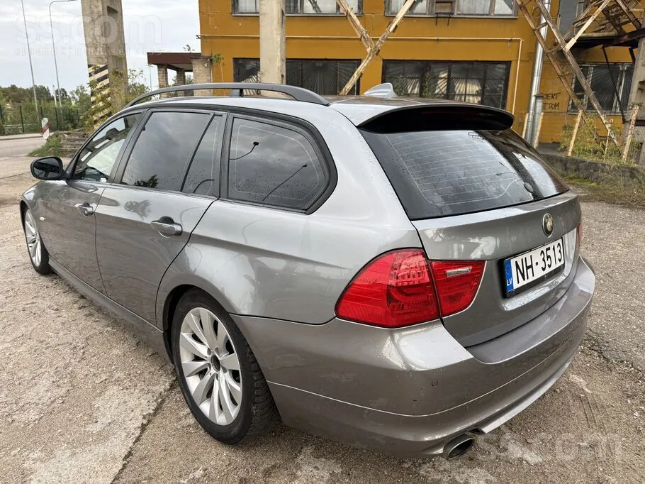 BMW 320 2010 photo 5