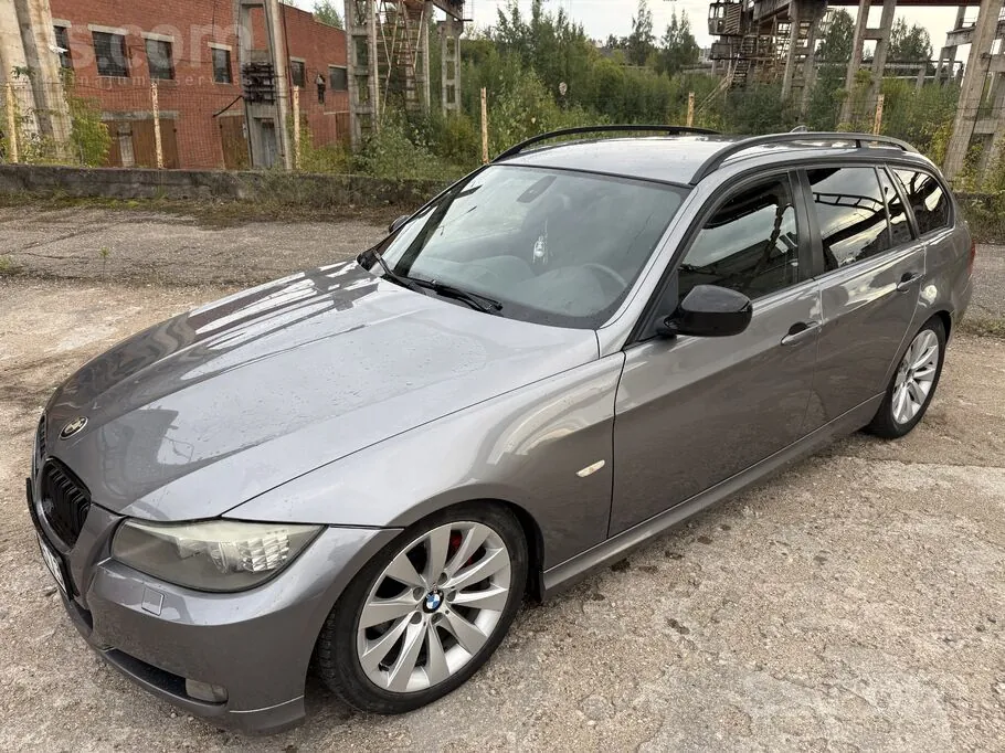 BMW 320 2010 photo 3
