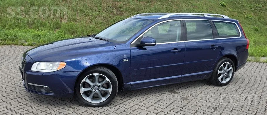 Volvo V70 2012 photo 2