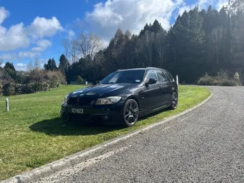 BMW 325I 2011 photo 2