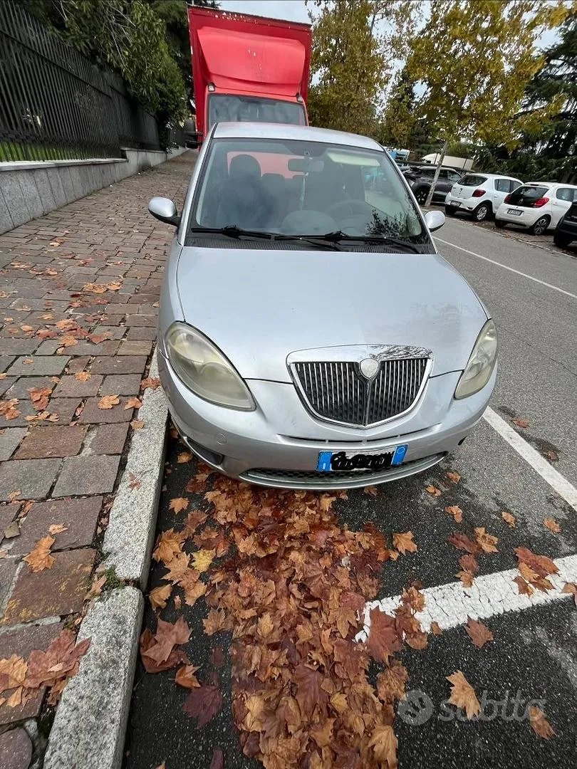 Lancia Ypsilon