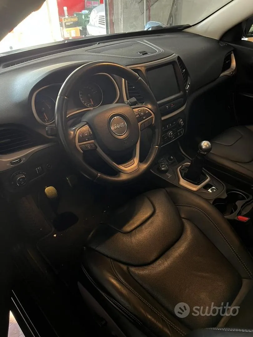 Jeep Cherokee 2016 photo 2