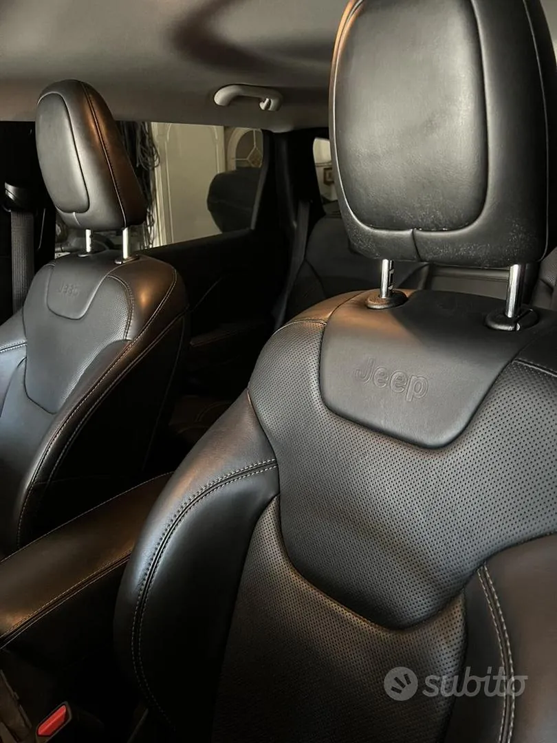 Jeep Cherokee 2016 photo 3