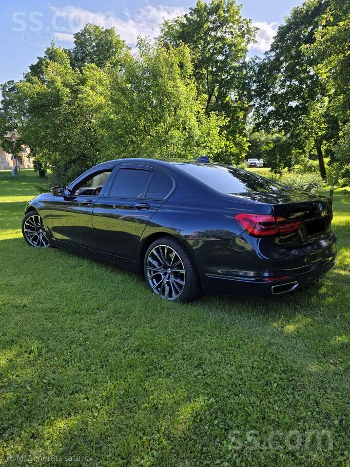 BMW 730 2016 photo 2