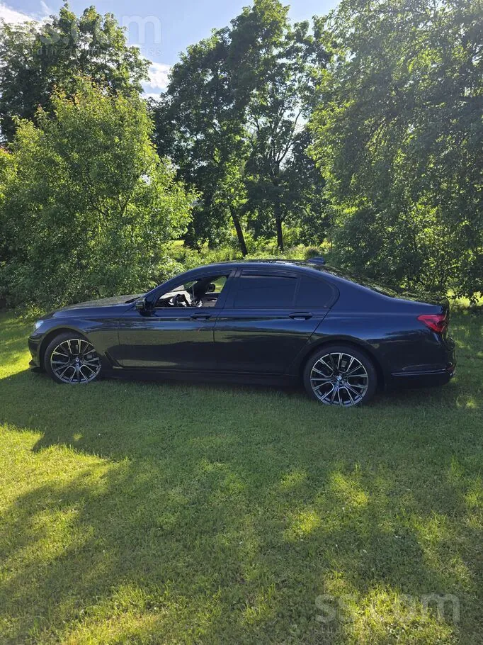 BMW 730