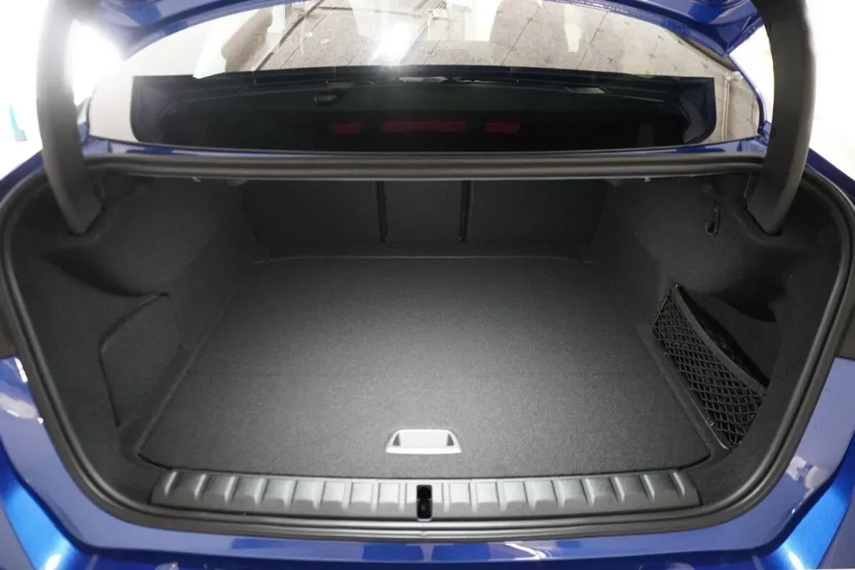 BMW 2 Series 2026 photo 3