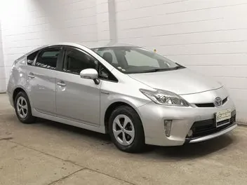 Toyota Prius 2015 photo 2