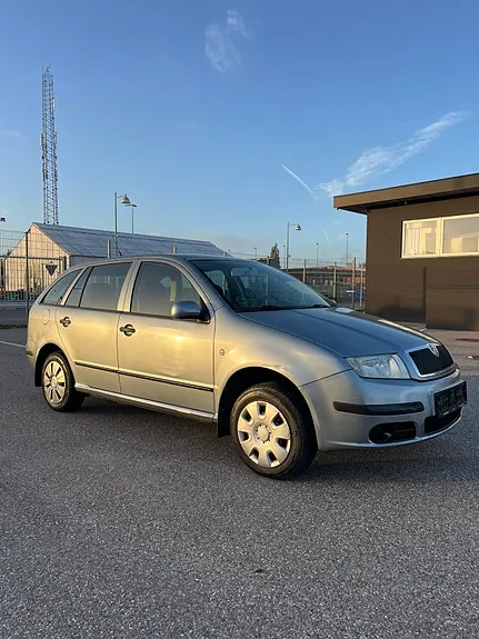 Skoda Fabia 2006 photo 2