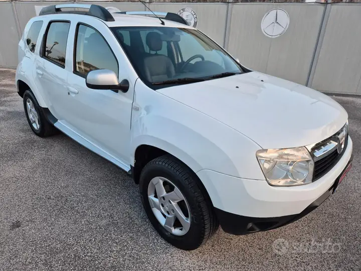Dacia Duster 2011 photo 4