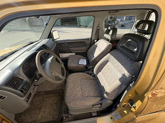 Suzuki Jimny 2000 photo 5