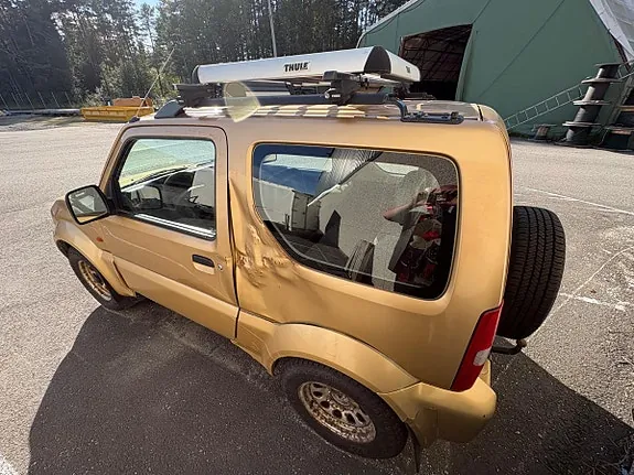 Suzuki Jimny 2000 photo 4