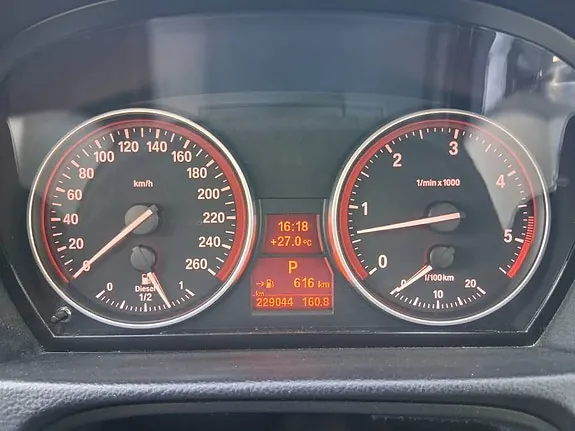 BMW 330D 2011 photo 3