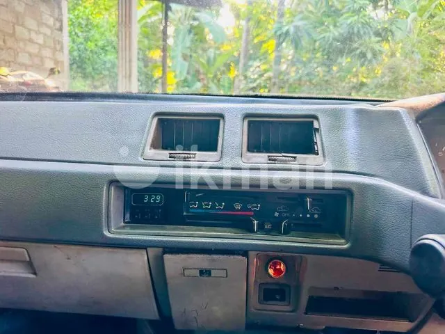 Mitsubishi Lancer 1987 photo 4