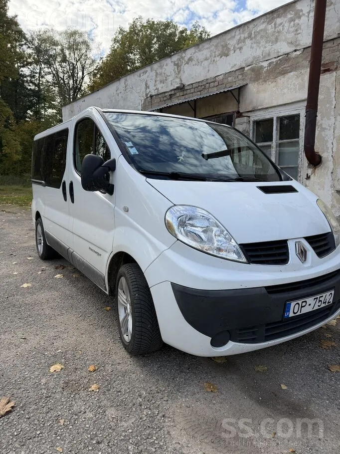 Renault Trafic 2010 photo 2