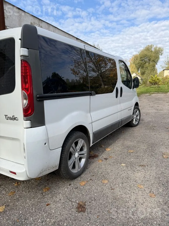 Renault Trafic 2010 photo 5