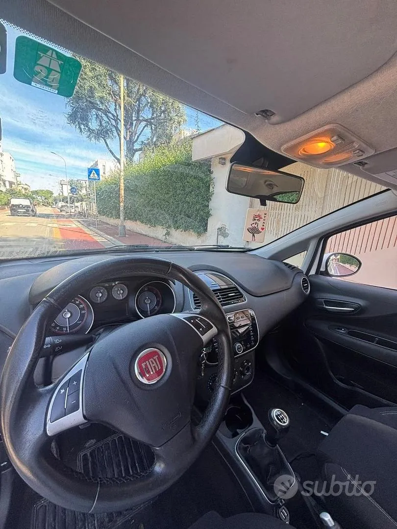 Fiat Grande Punto 2014 photo 3