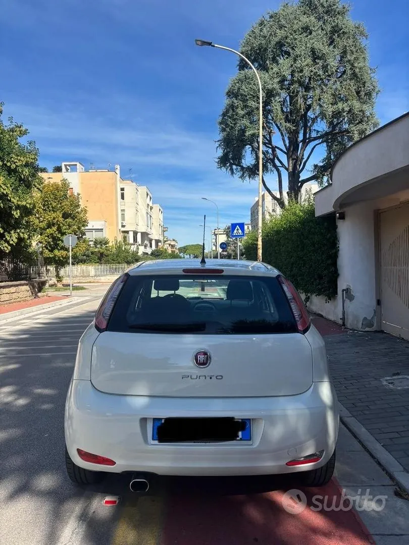 Fiat Grande Punto 2014 photo 2