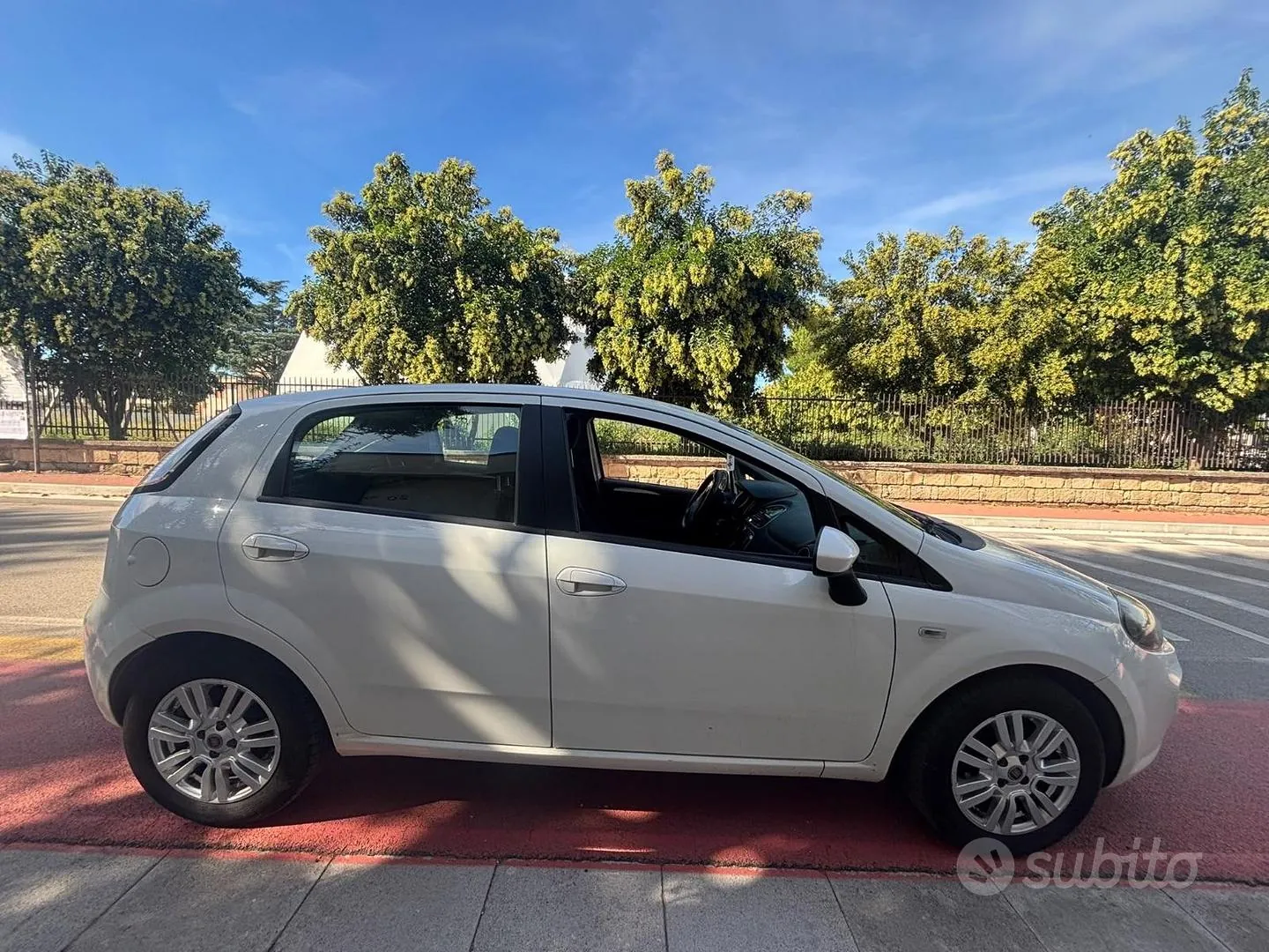 Fiat Grande Punto 2014 photo 5