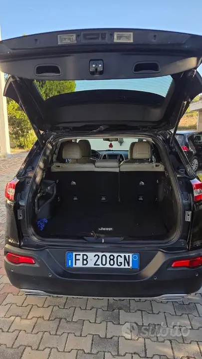 Jeep Cherokee 2015 photo 3