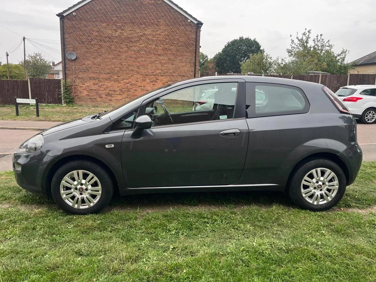 Fiat Punto 2014 photo 2
