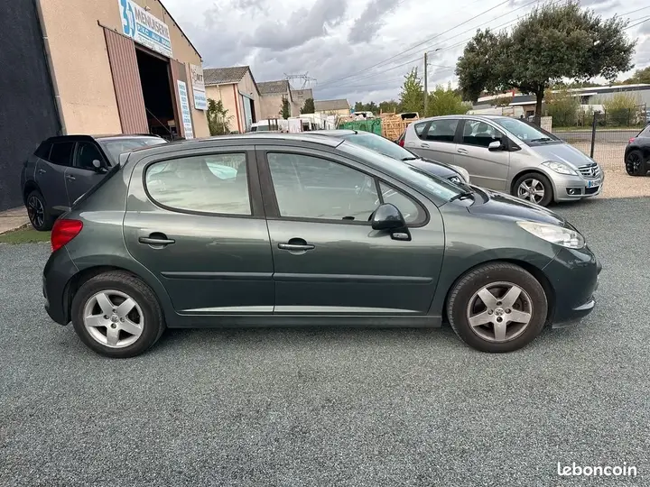 Peugeot 207 2008 photo 5
