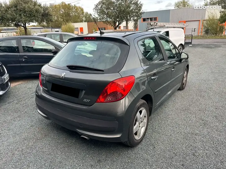 Peugeot 207 2008 photo 4