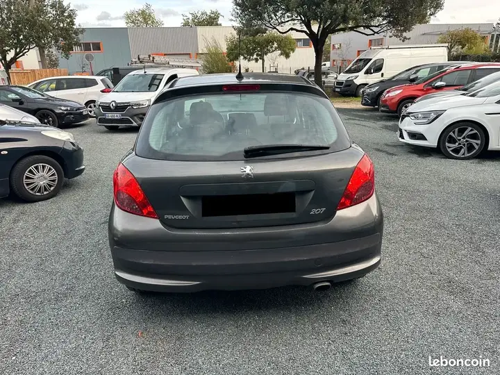 Peugeot 207 2008 photo 3