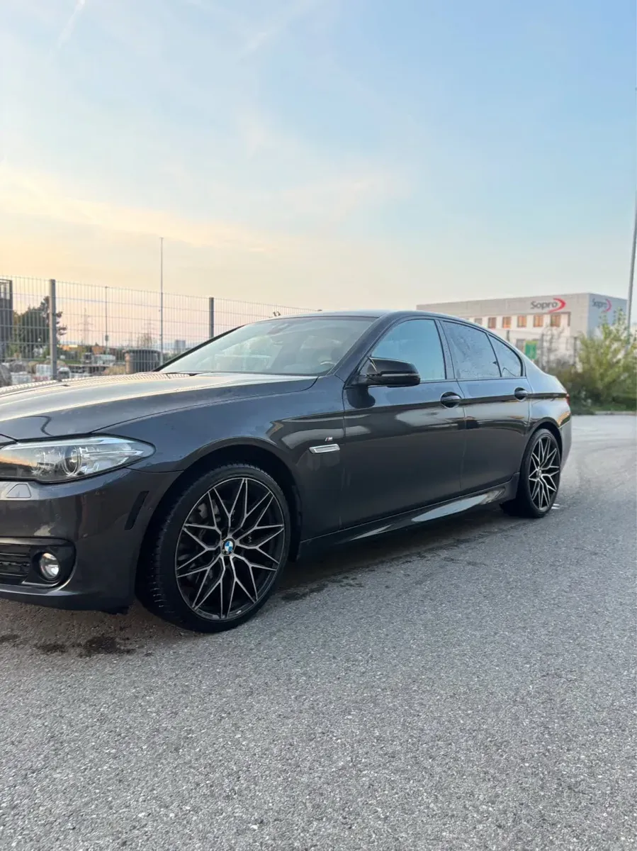 BMW 5 Series 2016 photo 3