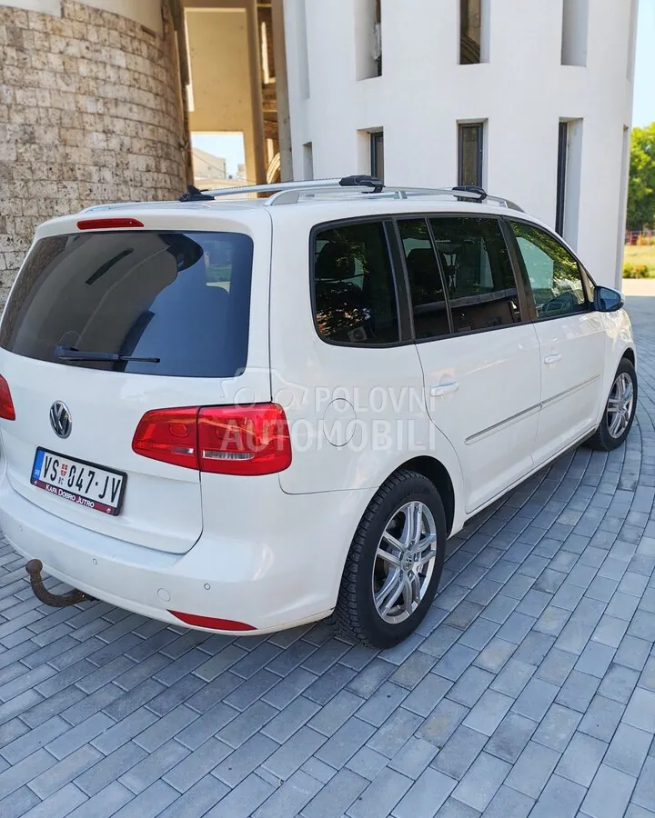 Volkswagen Touran 2011 photo 5