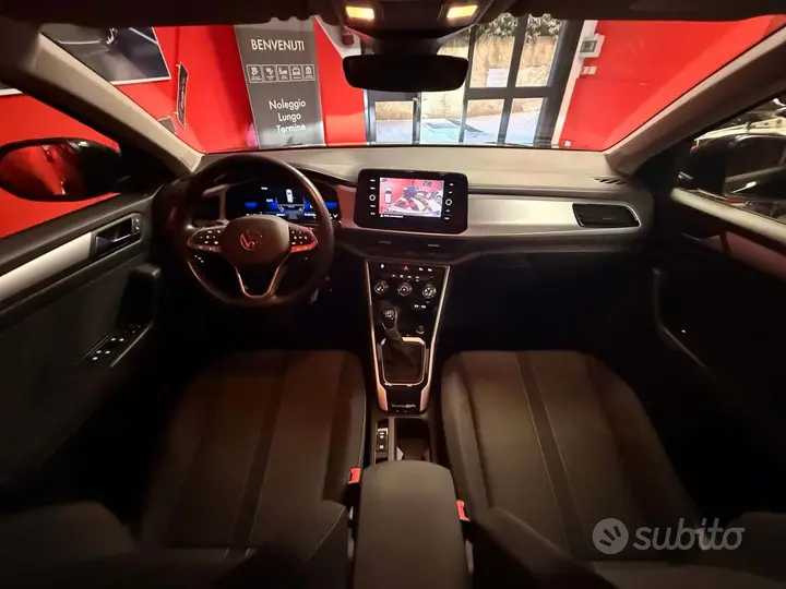 Volkswagen T-Roc 2023 photo 3