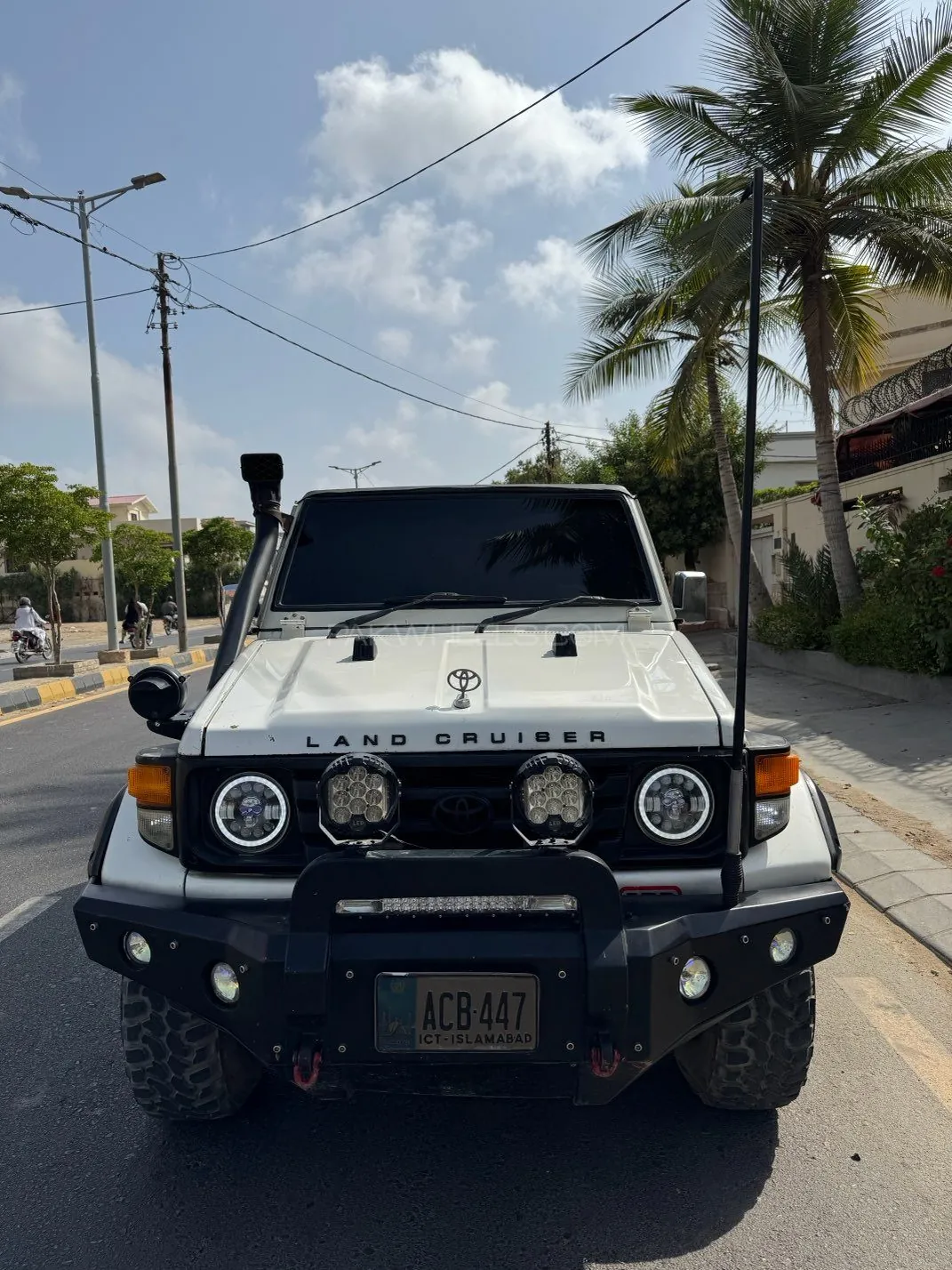 Toyota Land Cruiser