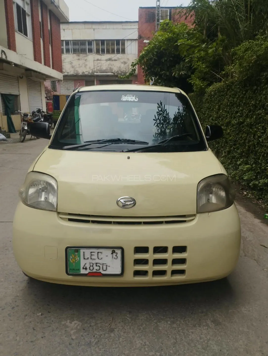 Daihatsu Esse