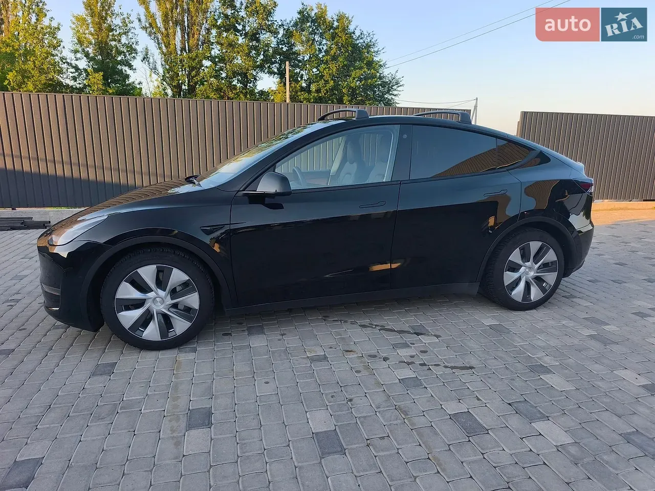 Tesla Model Y 2022 photo 2