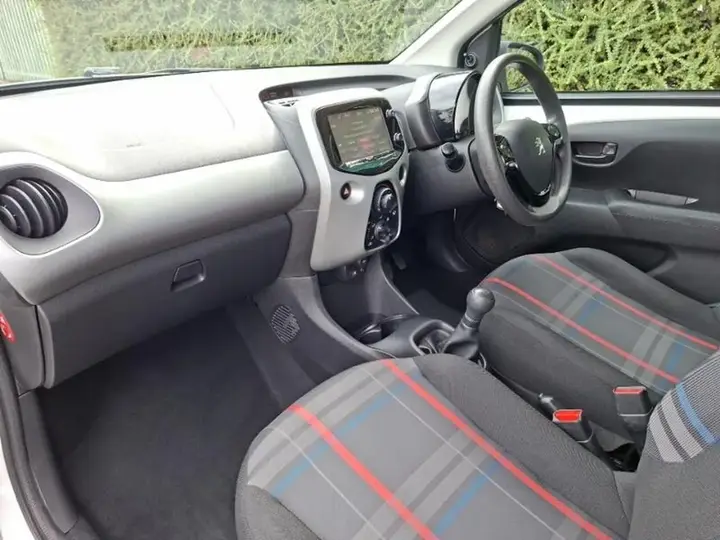 Peugeot 108 2014 photo 5