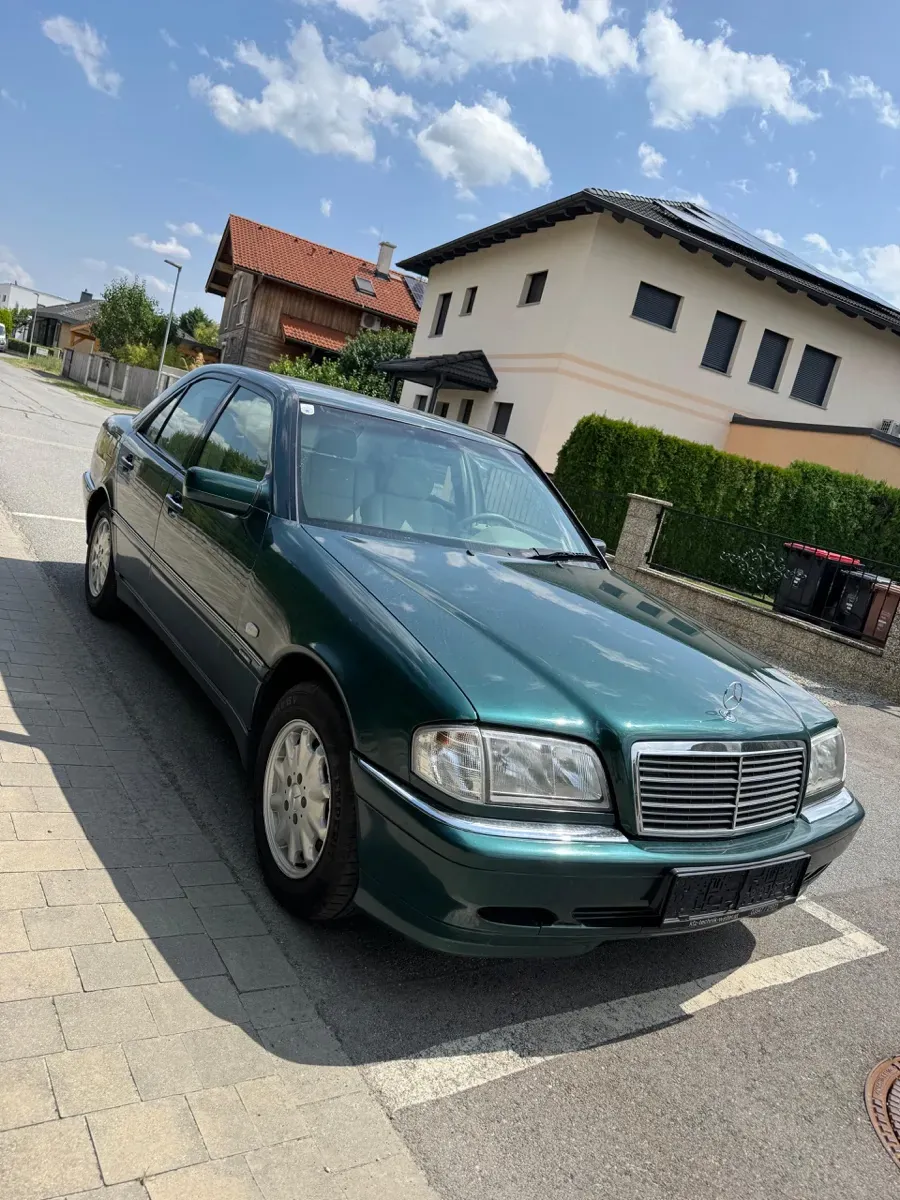 Mercedes-Benz C-Class 1999 photo 2