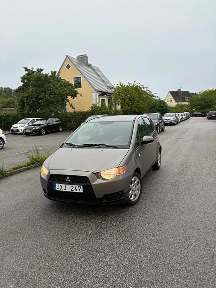 Mitsubishi Colt 2009 photo 2