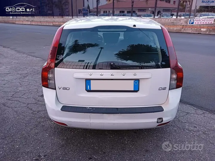 Volvo V50 2011 photo 5
