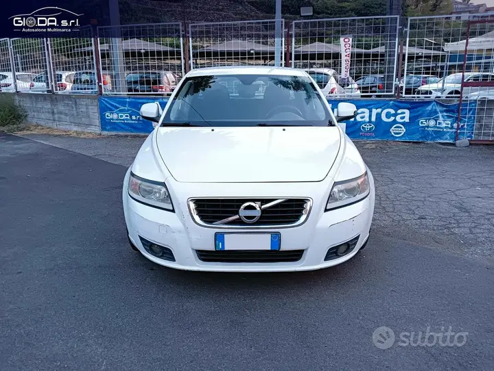 Volvo V50 2011 photo 2
