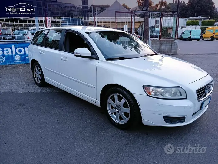 Volvo V50 2011 photo 3