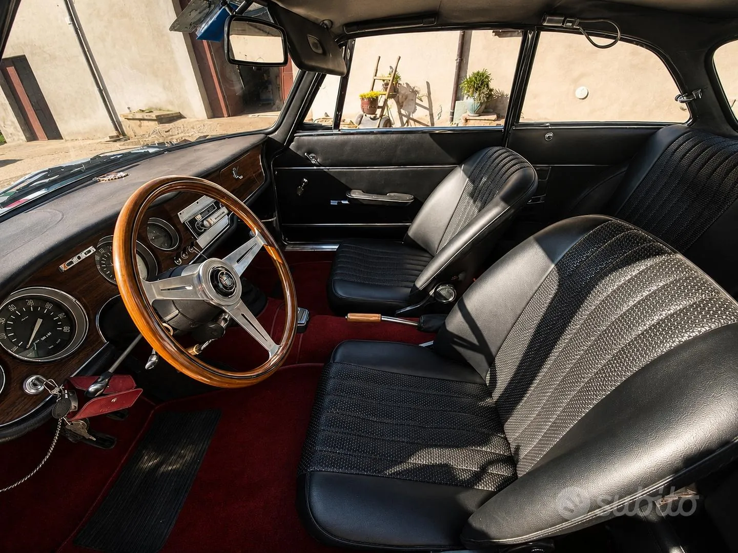 Alfa Romeo Giulia Sprint Gt Veloce 1966 photo 5