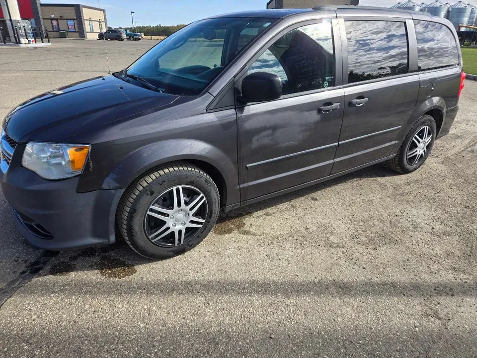 Dodge Grand Caravan 2017 photo 2