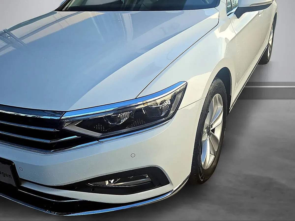 Volkswagen Passat 2022 photo 3