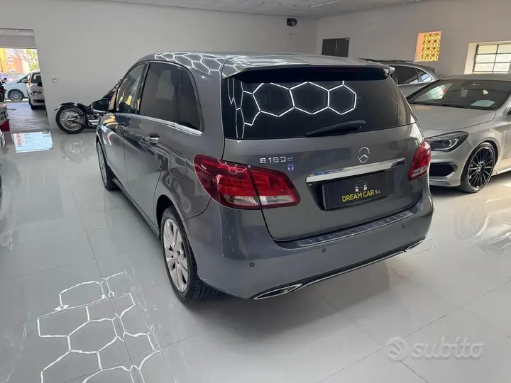 Mercedes-Benz B 180 2016 photo 5