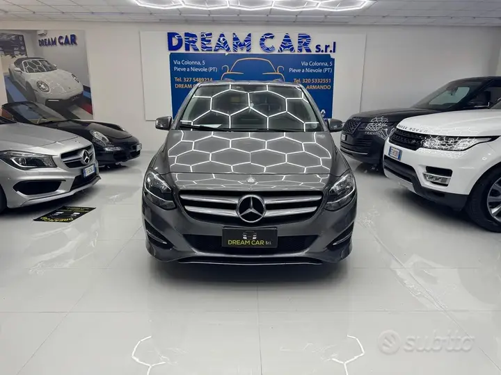 Mercedes-Benz B 180