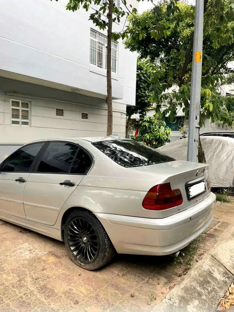 BMW 318I 2003 photo 3