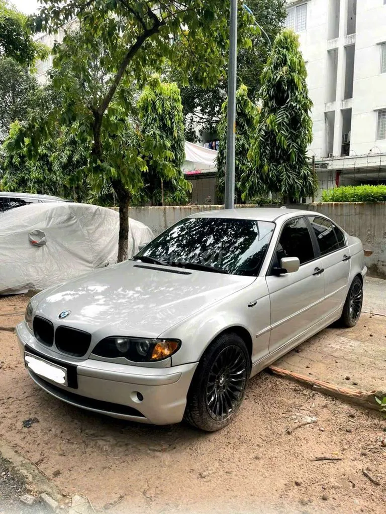 BMW 318I 2003 photo 2