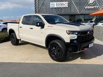 Chevrolet Silverado 2026 photo 2